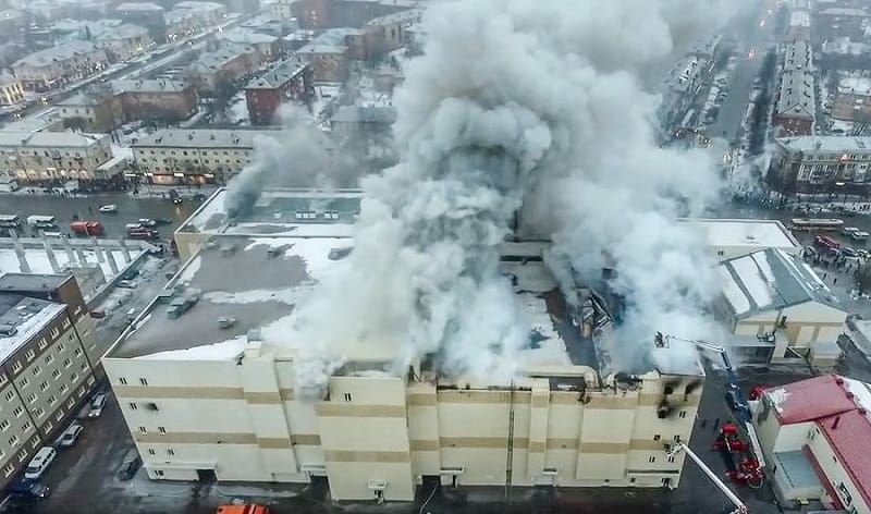 Incendio centro comercial Siberia.