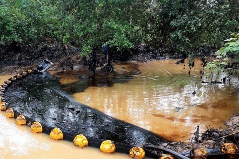 Contaminación en la quebrada La Lizama