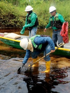 Detectan nuevo hueco en afloramiento de crudo que causó desastre en Colombia