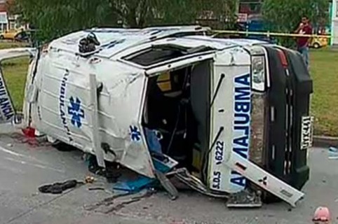 Ambulancia accidentada