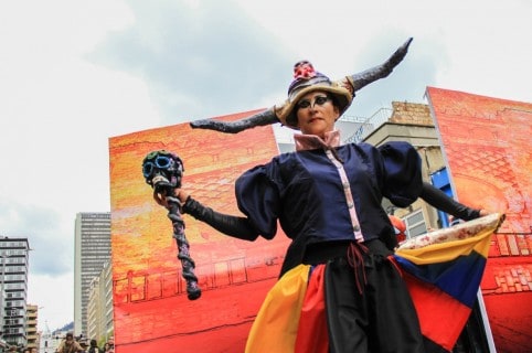 Desfile inaugural del Festival Iberoamericano de Teatro de Bogotá 2018