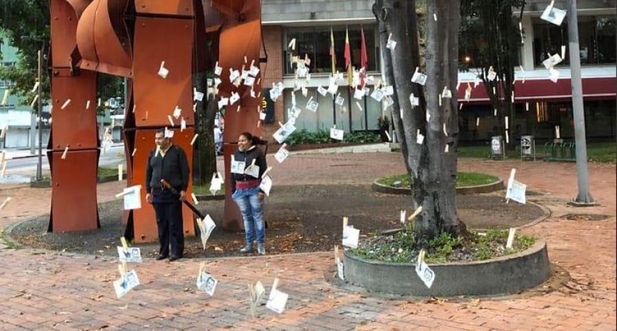 'Árbol de billetes' en parque El Virrey de Bogotá