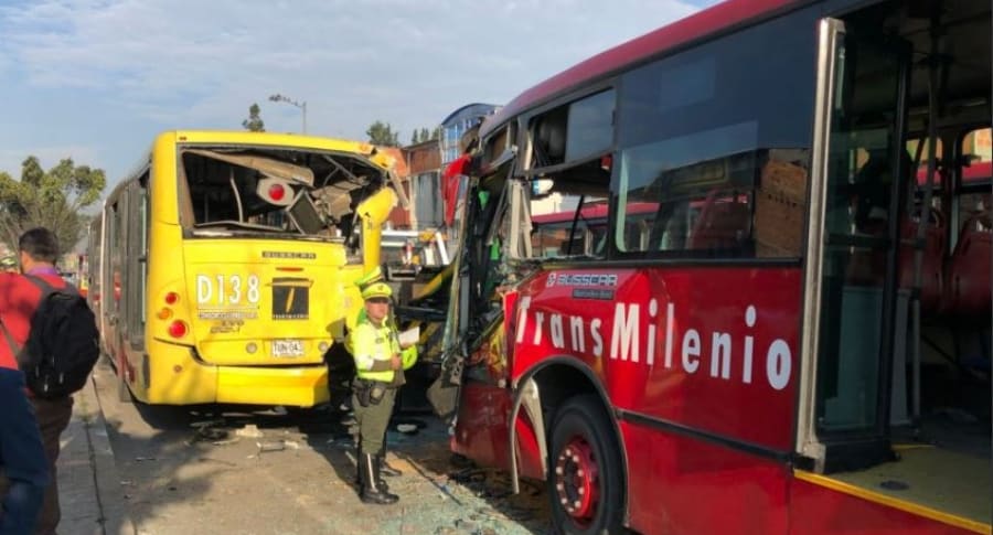 Accidente entre dos buses de Transmilenio