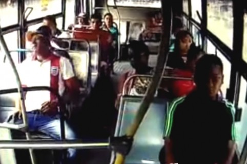 Asaltante en bus