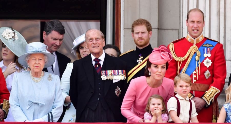 Reina Isabel II, Príncipe Philip, duque de Edinburgh, Príncipe Harry, Kate, duqeusa de Cambridge, Príncipe William, Duque de Cambridge, Princesa Charlotte de Cambridge, Príncipe George de Cambridge