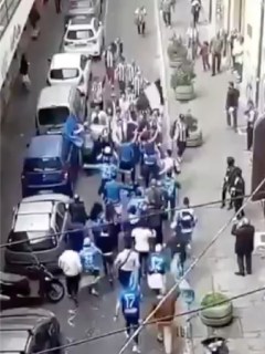 Hinchas de Juventus y Napoli