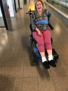 Mujer maltratada por empleado de Delta Airlines