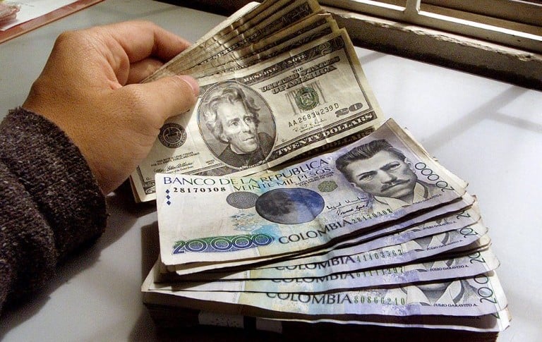 Pesos colombianos - Cartel de la contratación estatal