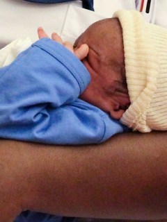 Niño recién nacido