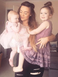 Madre y sus hijas