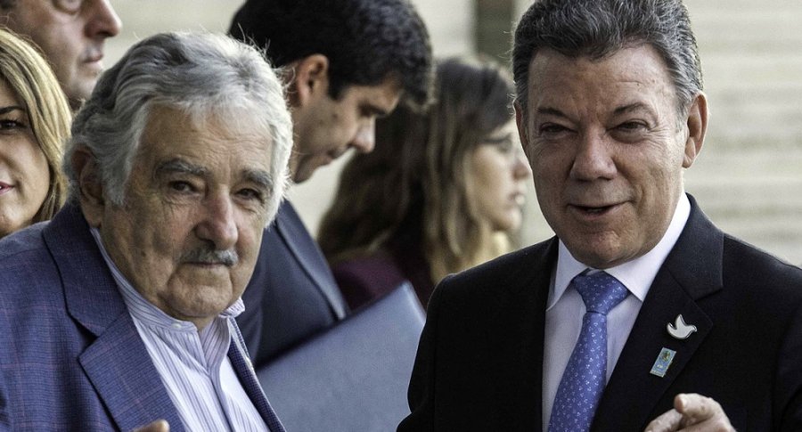 Pepe Mujica, expresidente de Uruguay, y Juan Manuel Santos, presidente de Colombia.
