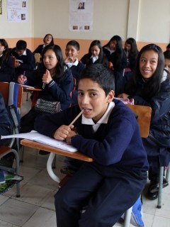 Estudiantes en salón de clase