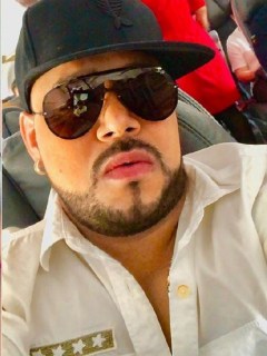 Anny Sarmiento y el cantante Yader Romero.