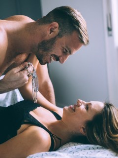 Pareja en la cama