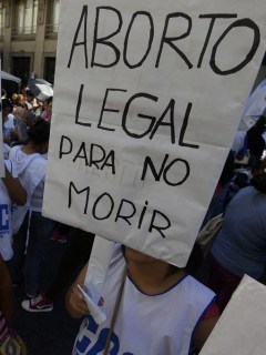 Manifestación en Argentina a favor de legalización del aborto