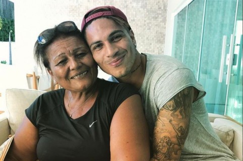 Petronila Gonzáles y Paolo Guerrero