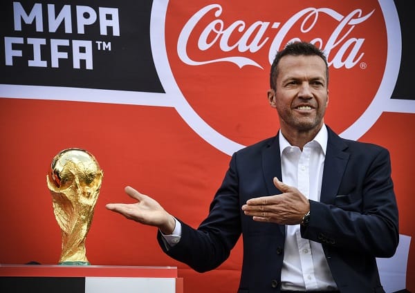 Lothar Matthäus presentando la Copa Mundo Lothar Matthäus presentando la Copa Mundo