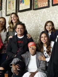 Carlos Vives visita a Consuelo Córdoba