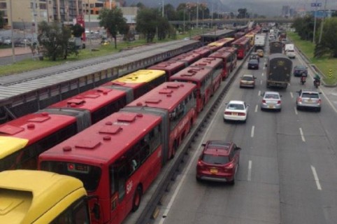 Trancón en estación de Alcalá