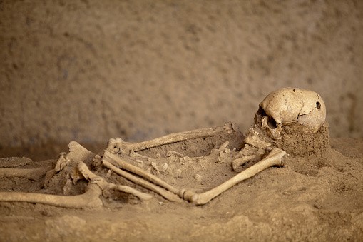 Esqueleto enterrado