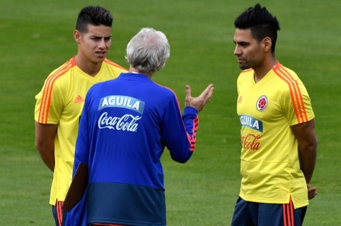 Pékerman, Falca y James