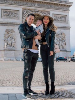 Santiago Arias, futbolista, con su esposa Karin Jiménez, modelo, y su hijo Thiago.