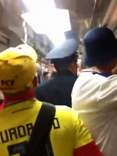 Pelea colombianos ingleses