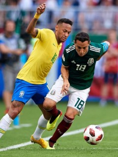 Neymar y Andrés Guardado