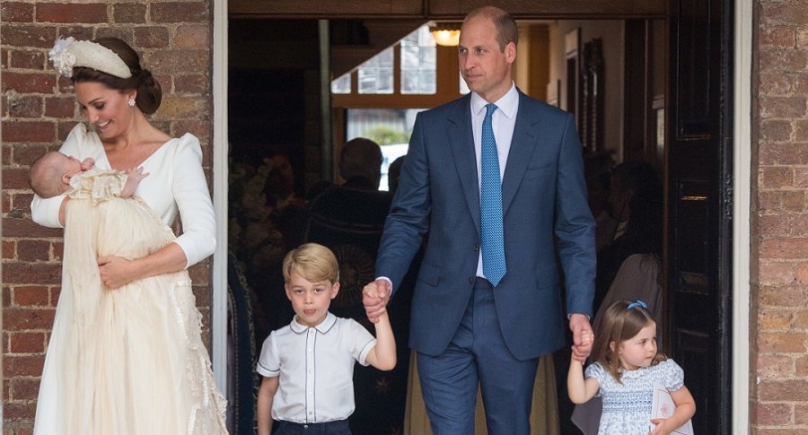 El príncipe William con su esposa, la duquesa Kate Middleton, y sus hijos George, Charlotte y Louis.