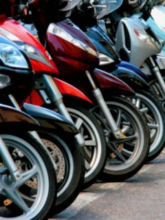 Motos