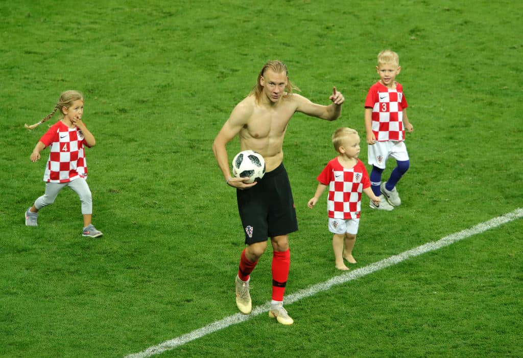 Domagoj Vida y los pequeños Domagoj Vida y los pequeños