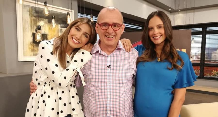 Adriana Betancur, Jota Mario Valencia y Laura Acuña, presentadores.
