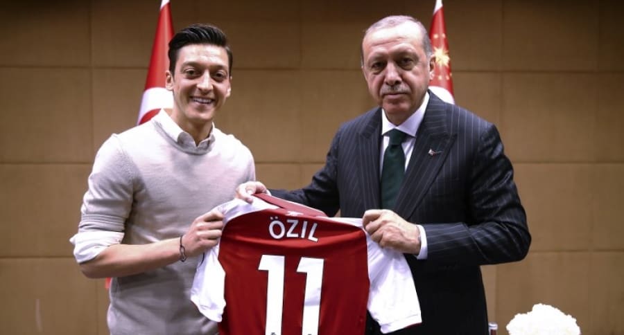 La polémica fotografía de Özil con Tayyip Erdogan