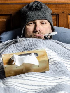 Hombre con gripe