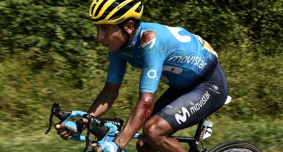 Nairo Quintana con fuertes golpes por su caída en la etapa 18.