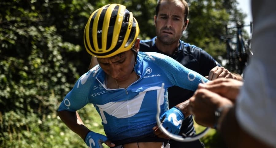 Nairo Quintana tras sufrir caída en la etapa 18.