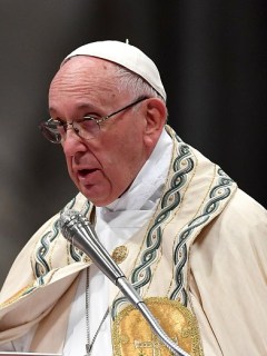 Theodore McCarrick, cardenal, y el papa Francisco.