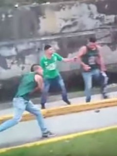 Pelea entre hinchas