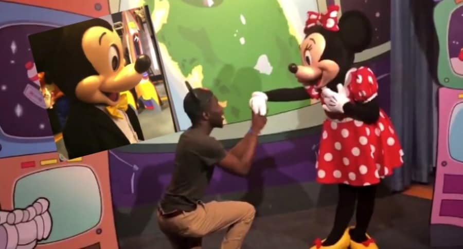Propuesta de matrimonio a Minnie.
