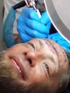Indigente tatuado