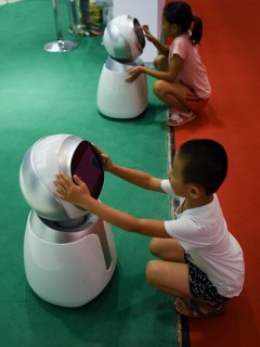 Niños con robots