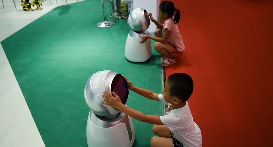 Niños con robots