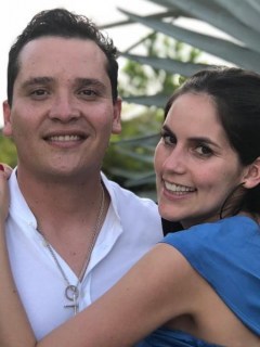 Diego Pulecio, cantante, y Linda Palma, presentadora.
