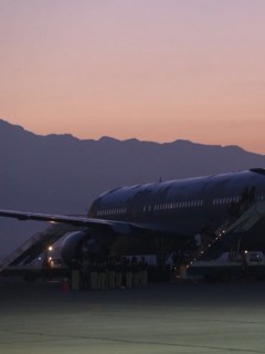 Avión en el que deportan a colombianos de Chile