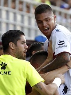 Juan Camilo 'Cucho' Hernández, celebrando el triunfo de su equipo.