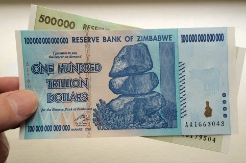 Billete de 100 billones de dólares de Zimbabue