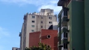 Piscina desbordada por terremoto en Venezuela