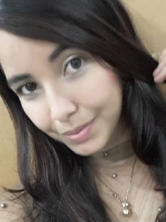 Joven víctima de violencia intrafamiliar