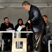 Iván Duque vota en consulta anticorrupción