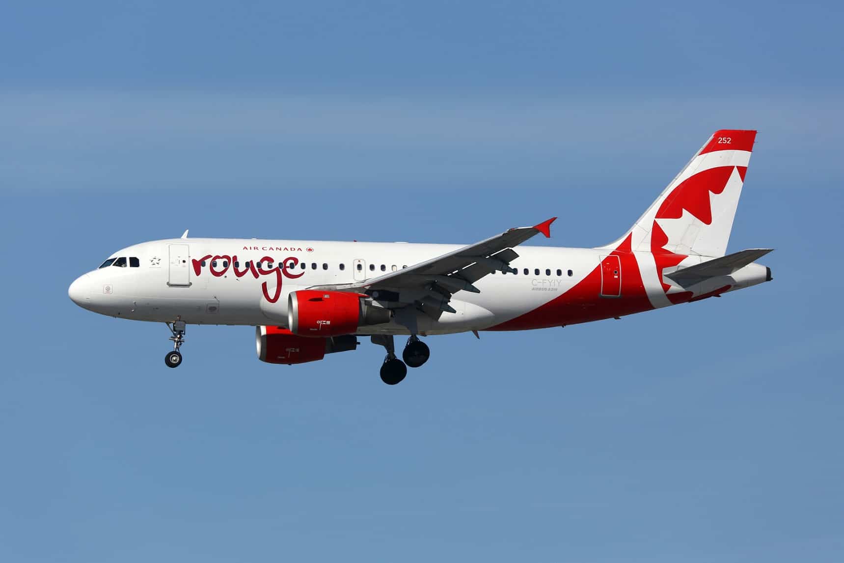 Air Canada Rouge Airbus A319